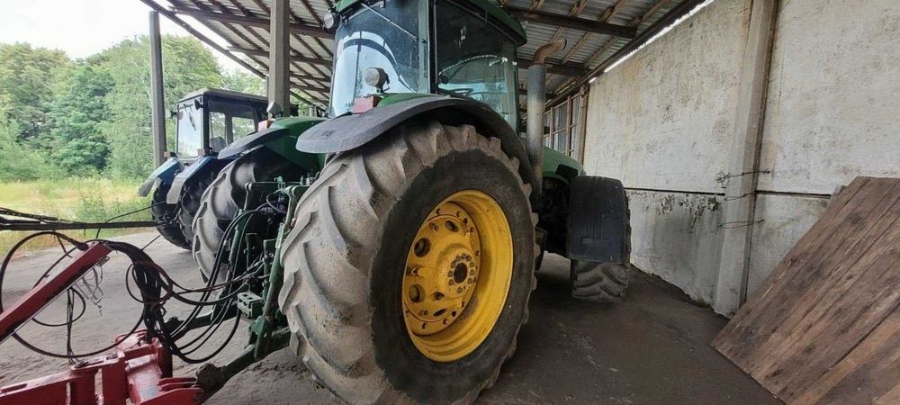 Трактор  John Deere 8520
