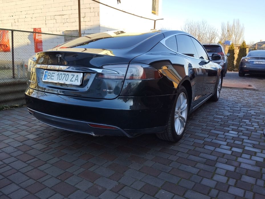 Tesla Model S Performance