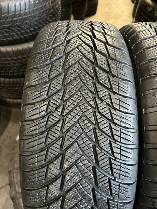 Шини Зимові 205х60хR16 Bridgestone Blizzak LM001 / 2 Шт 90+% Протектор