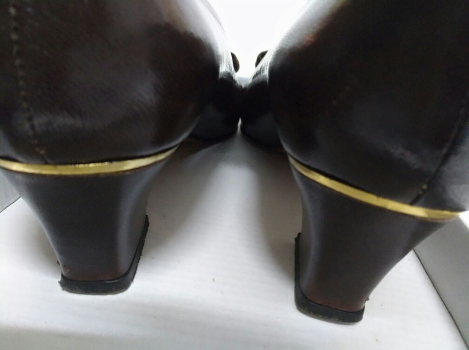 Sapatos pele 38 (NOVO)