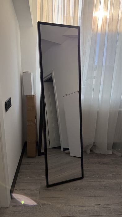 Зеркало 40*160 в чорній рамі