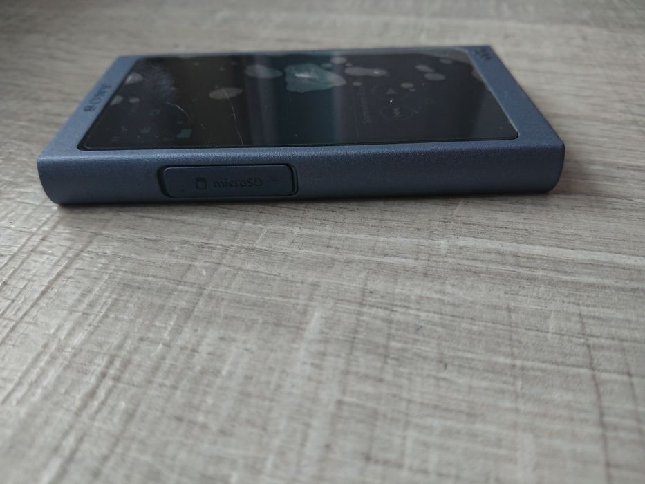 Sony Walkman NW-A45 + kabel