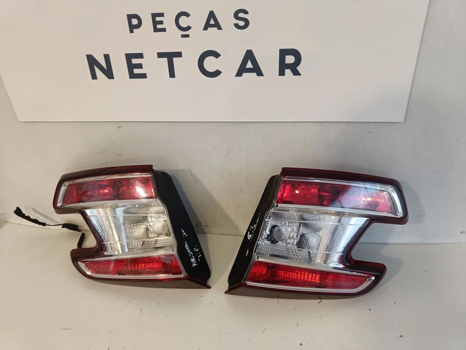 Farolim farol tampa mala Renault Megane 3 SW carrinha 2010
