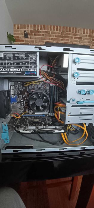 komputer Asus i5 16GB RX570