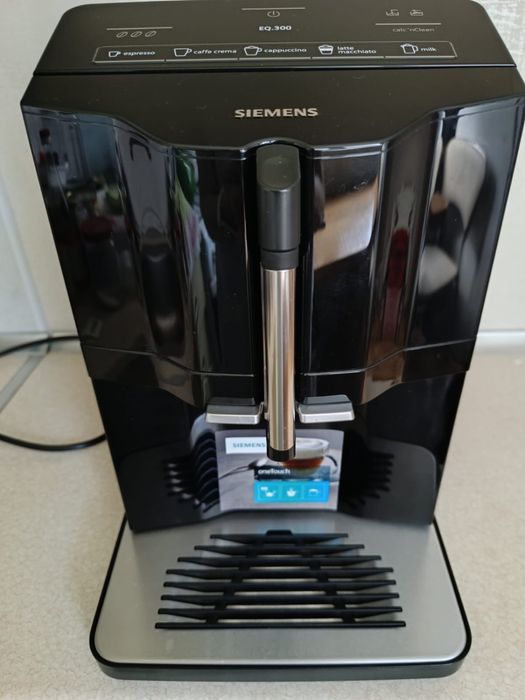 Продам автоматическую кофемашину Siemens EQ.300