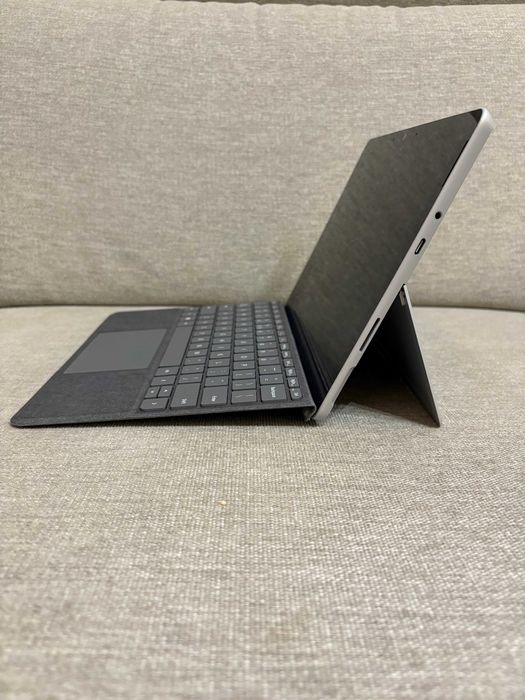 Microsoft Surface Go 2 m3 / 8GB RAM / 128GB SSD – idealny stan