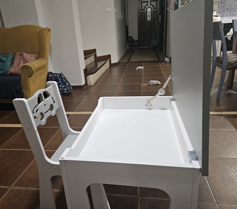 Stolik dla dzieci + krzesełko