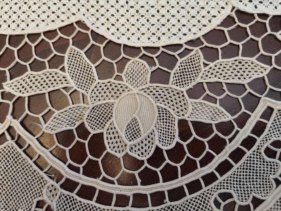 Toalha de mesa bordado de Veneza