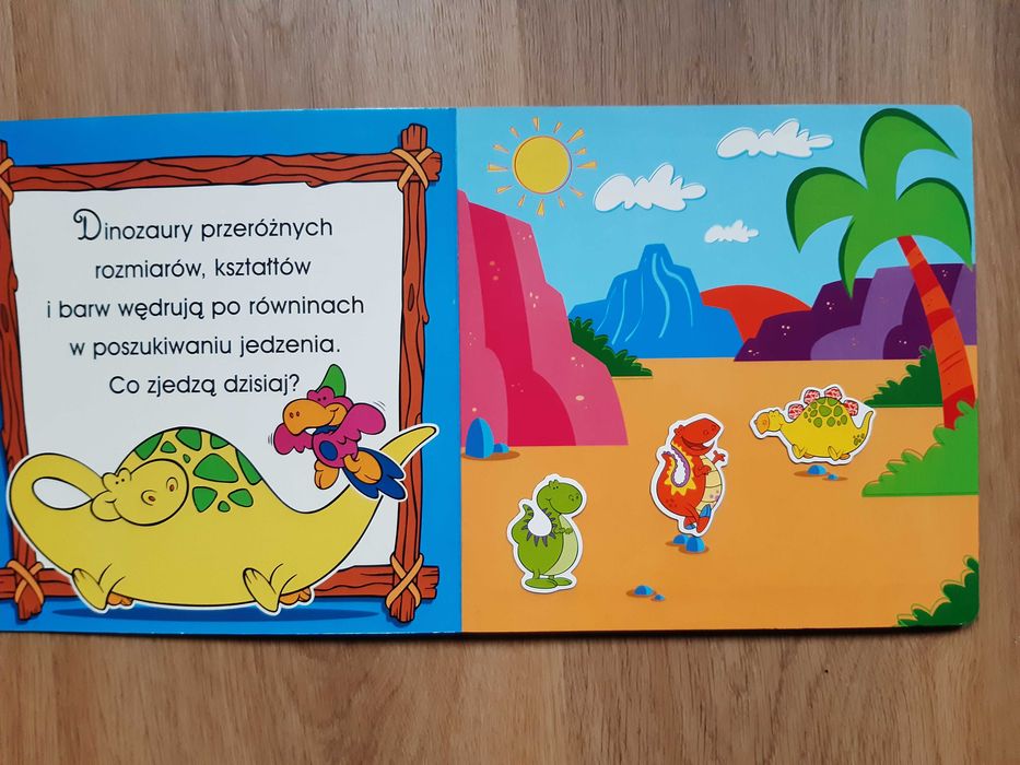 Książeczka z magnesami "Dzień z dinozaurami"
