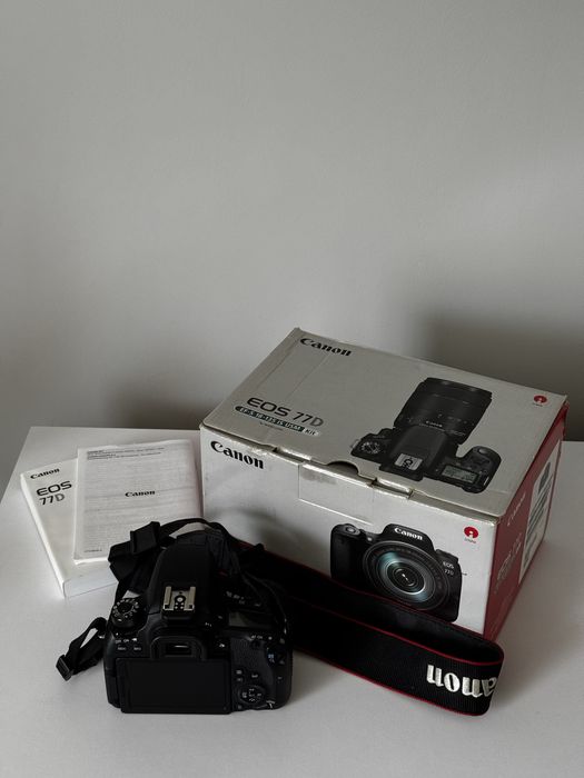 Фотоапарат Canon 77D Canon 50mm 1.8