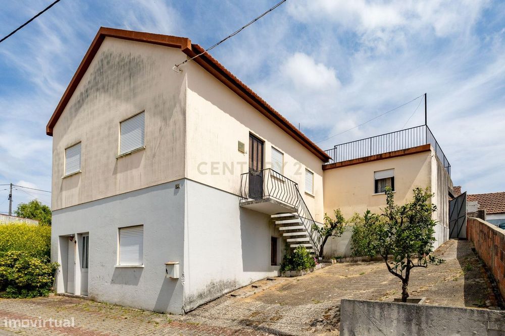 Moradia T4 com vista panorâmica em Maceira!