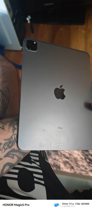 iPad  11 pro 1tb497671592403937281