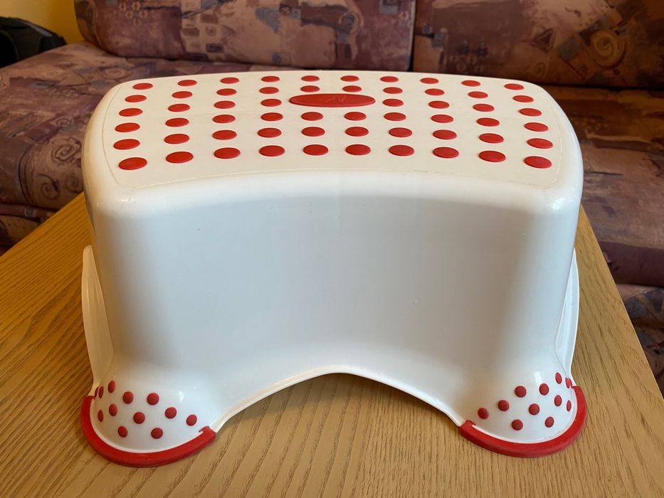 Podnóżek / podest łazienkowy dla dziecka