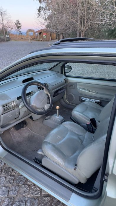 Twingo initiale automático