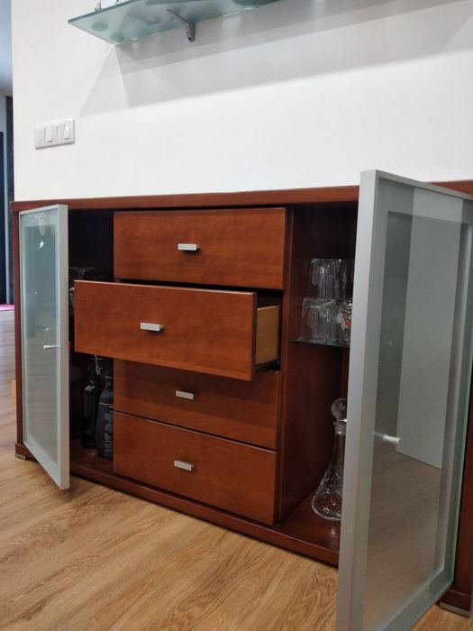 Aparador de sala pequeno