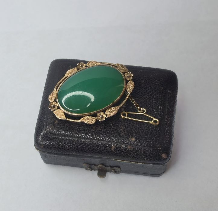 Dawna broszka złota z chryzoprazem złoto 375