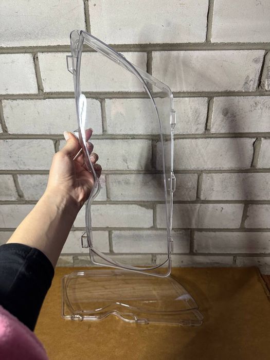 Продам НОВІ стекла фар БМВ е 46 Рестайлінг. ЦІНА ЗА ПАРУ 1500 грн