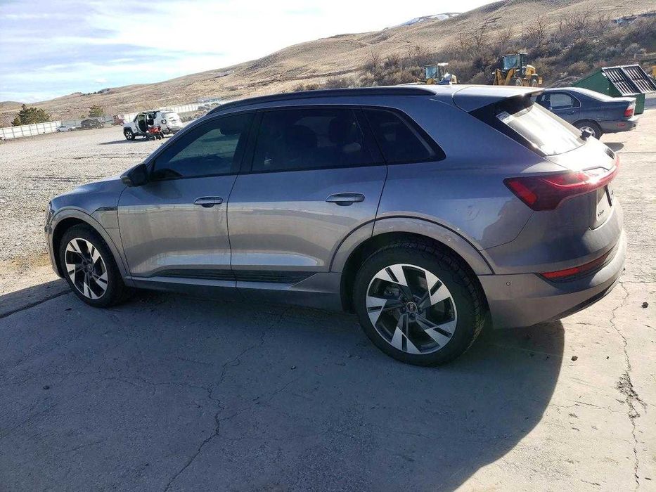 Audi e-tron Premium 2022