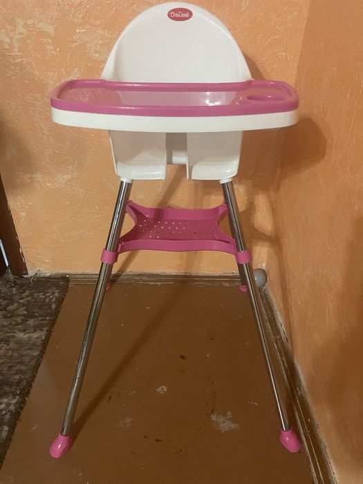 Дитячий кормящий столик