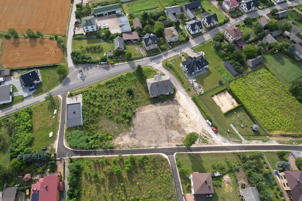 Działka budowlana - 1100 m2