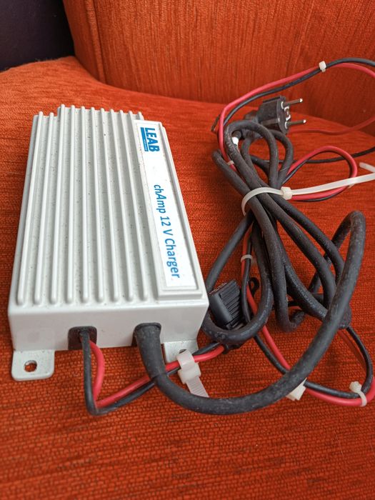 Carregador de bateria 230V a 12V