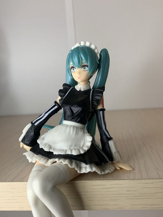 Аніме фігурка Хатсуне Міку Vocaloid Project Sekai покоївка на стіл