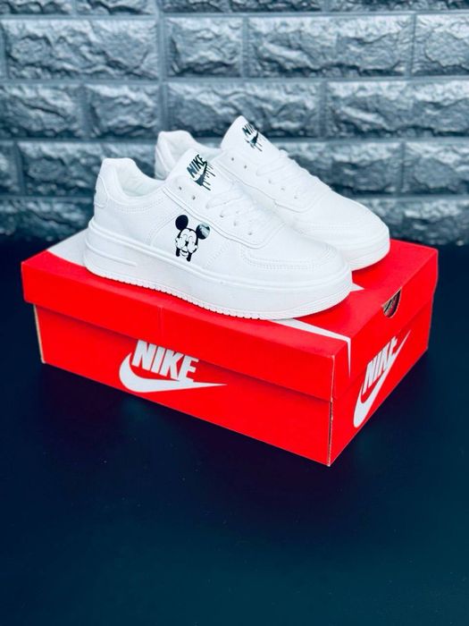 Кожаные кросовки Nike Disney / женские кожаные красовки ОСЕНЬ 2026 / nike supreme женские белые / кроссовки найк / кеди с микки маус