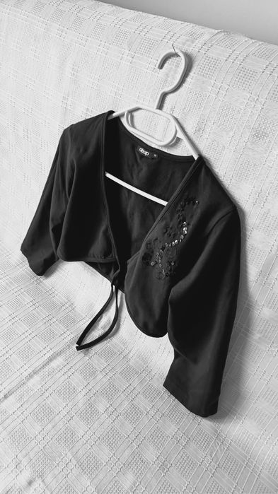 Bolerko czarne z haftem, rozmiar M, jak nowe