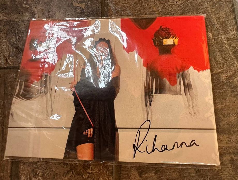 Браслет для девушки от Rihanna
