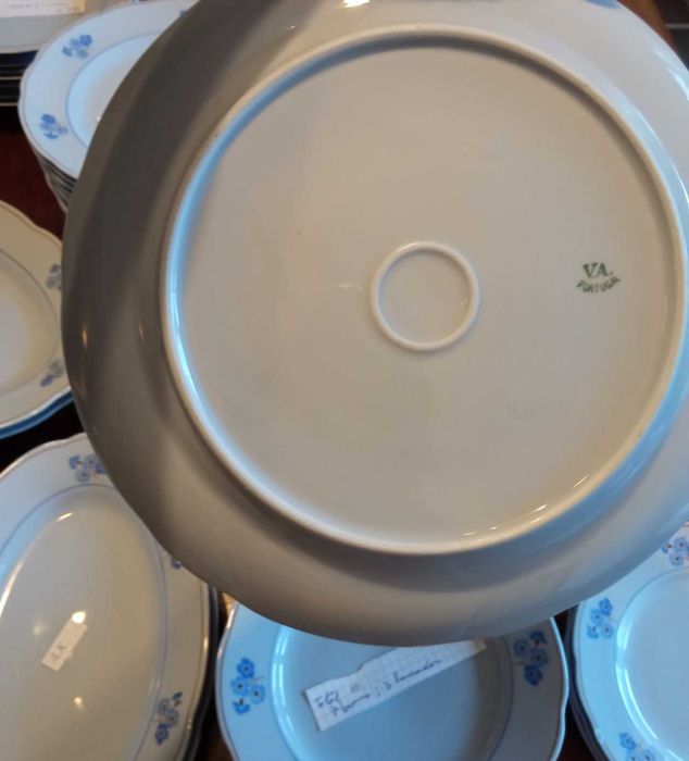 Servico de Mesa Vista Alegre - RARO - debruado a fio de OURO