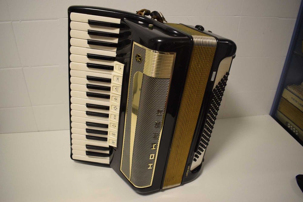 Acordeao Hohner Lucia IV P 4 Voz 96 Baixos,N 161