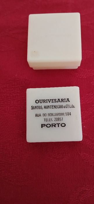 Caixinha de ourivesaria, antiga