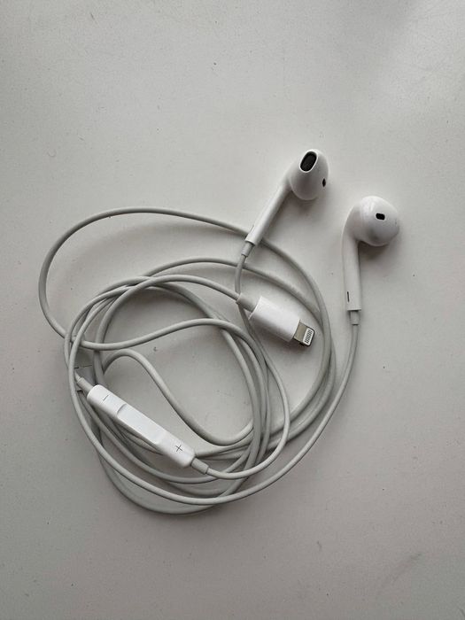 Навушники оригінал Apple EarPods Lightning (A1748)