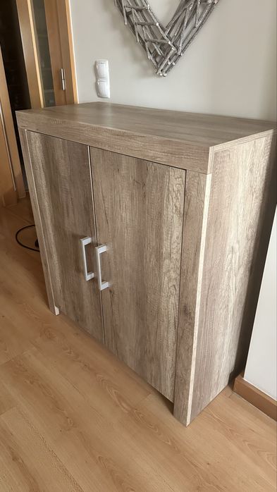 Móvel aparador com 2 portas