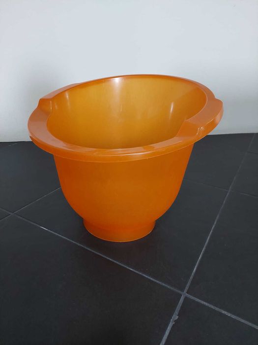 Shantala - banheira para bebé em forma de útero