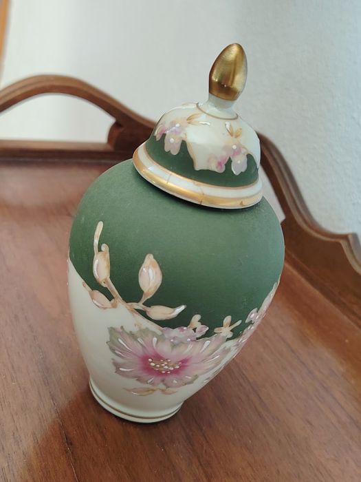 Pote Vista Alegre com Flores