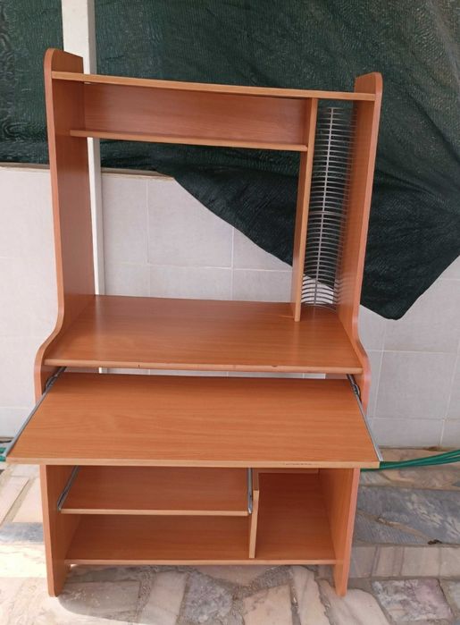 secretaria com estante