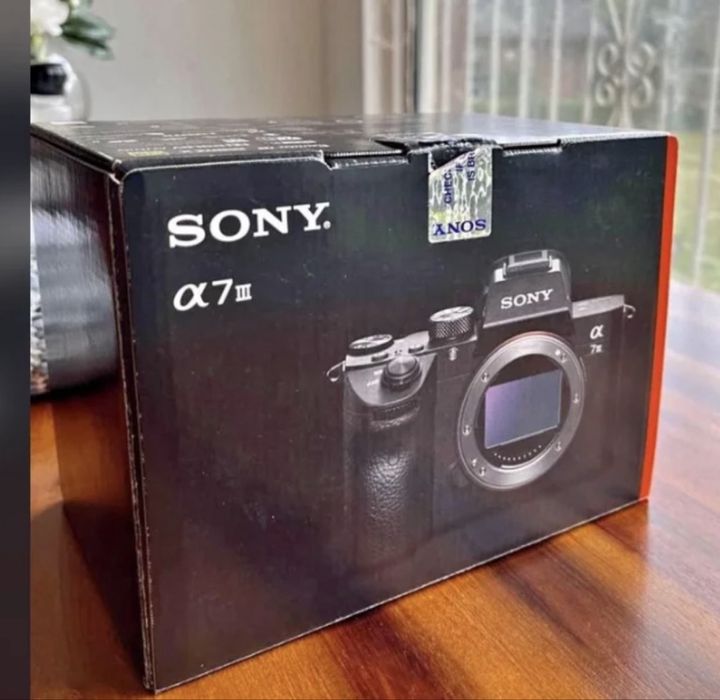 Sony A7 III (Impecável) + Cage SmallRig | Apenas 3.855 Disparos!