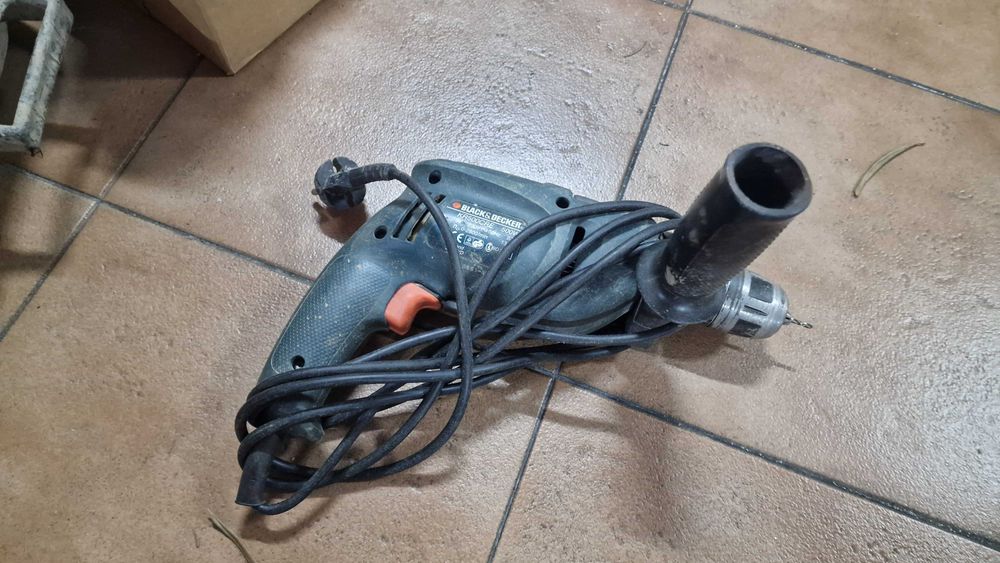 Berbequim elétrico com percussão Black & Decker KR500CRE