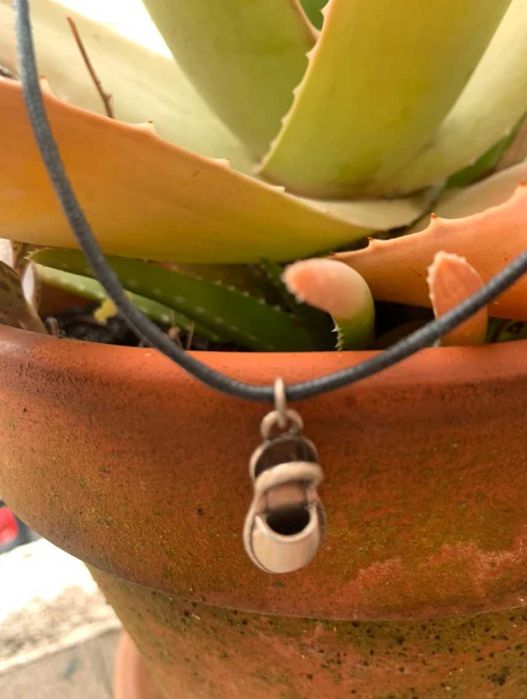 Colar preto de cabedal ajustável pingente sandália Artesanato Espanhol