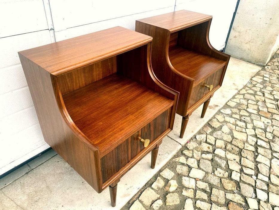 Mesa olaio vintage + 44comp x 36prof x 61,5alt.