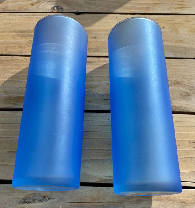 Dwie wysokie szklanki