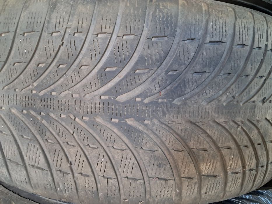 Продам зимові шини 255/50 R19