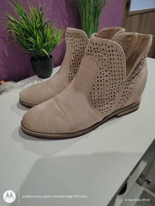 Sprzedam botki rozmiar 39