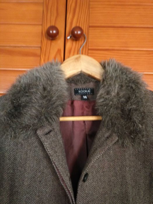 Casaca com gola de pêlo