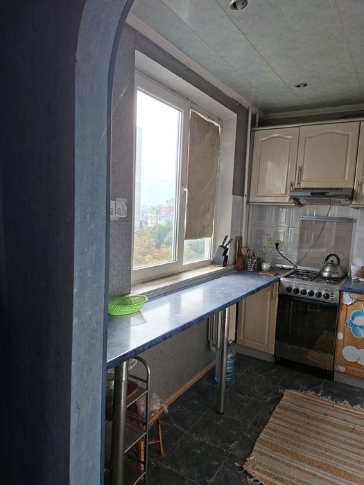 Салтовка, 625 м/р, ул Амосова, 25. Сдам 3 кв-ру.