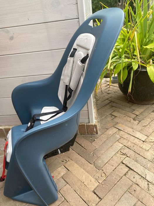 Fotelik rowerowy Decathlon B'Twin mocowany do bagażnika