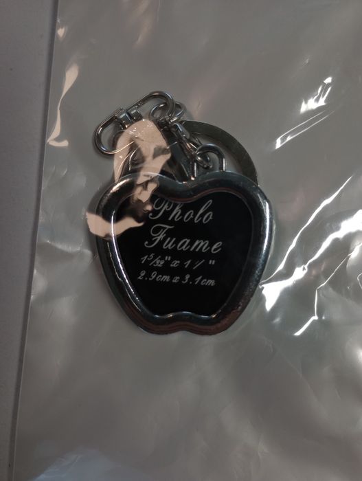 Brelok ramka na zdjęcia kształt jabłka jabłko kolor srebrny