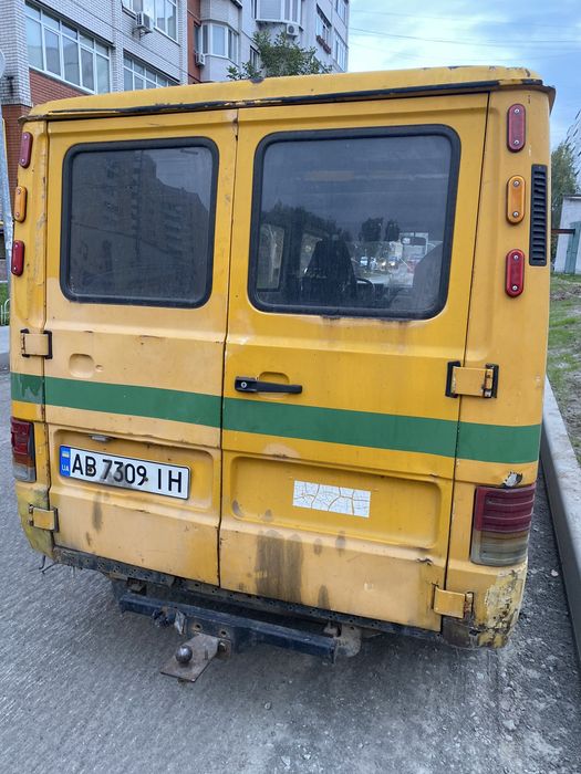 Продам Мерседес МВ100