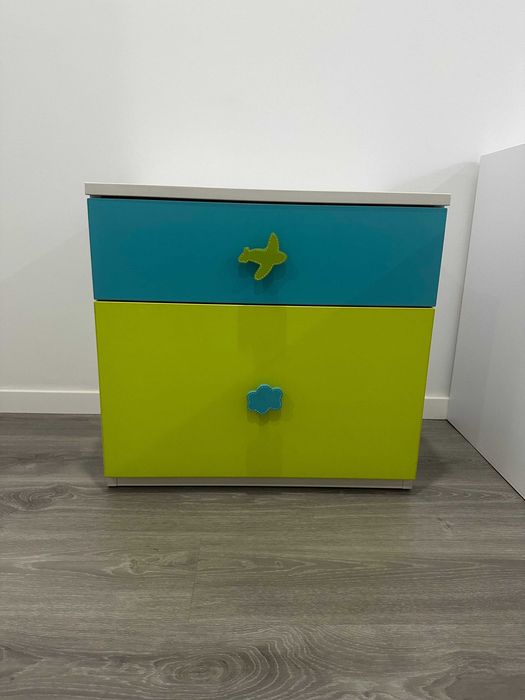 Mobília de Quarto Juvenil Completa (Cama Dupla + Cómoda + Mesa Cabeceira)